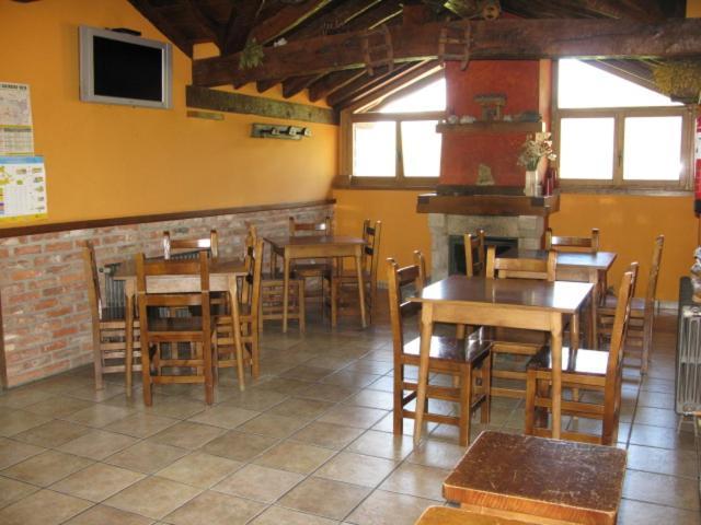 La Posada De Cucayo Dobres Bagian luar foto