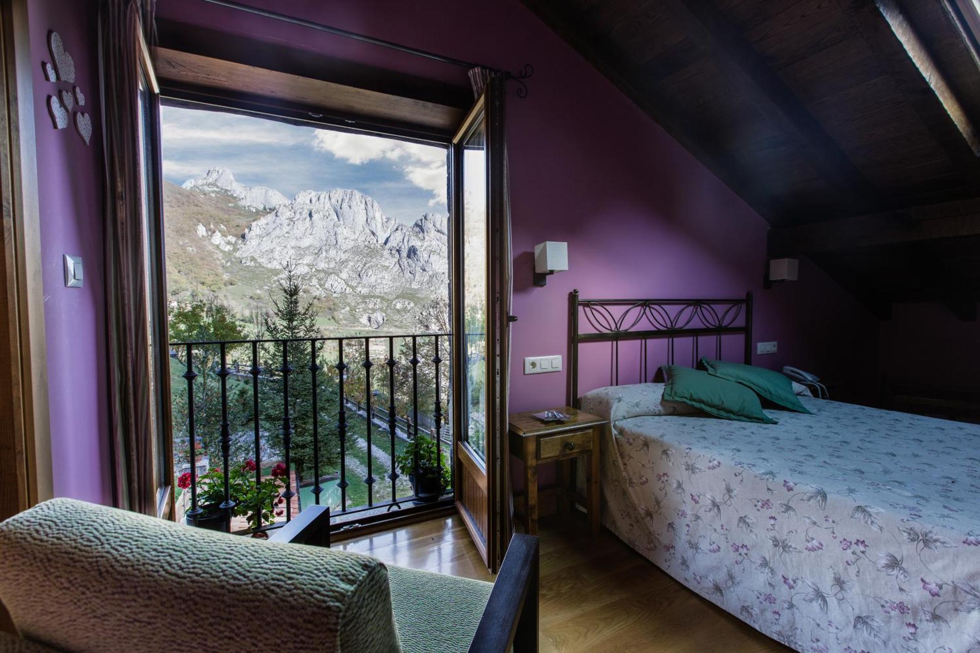 La Posada De Cucayo Dobres Bagian luar foto