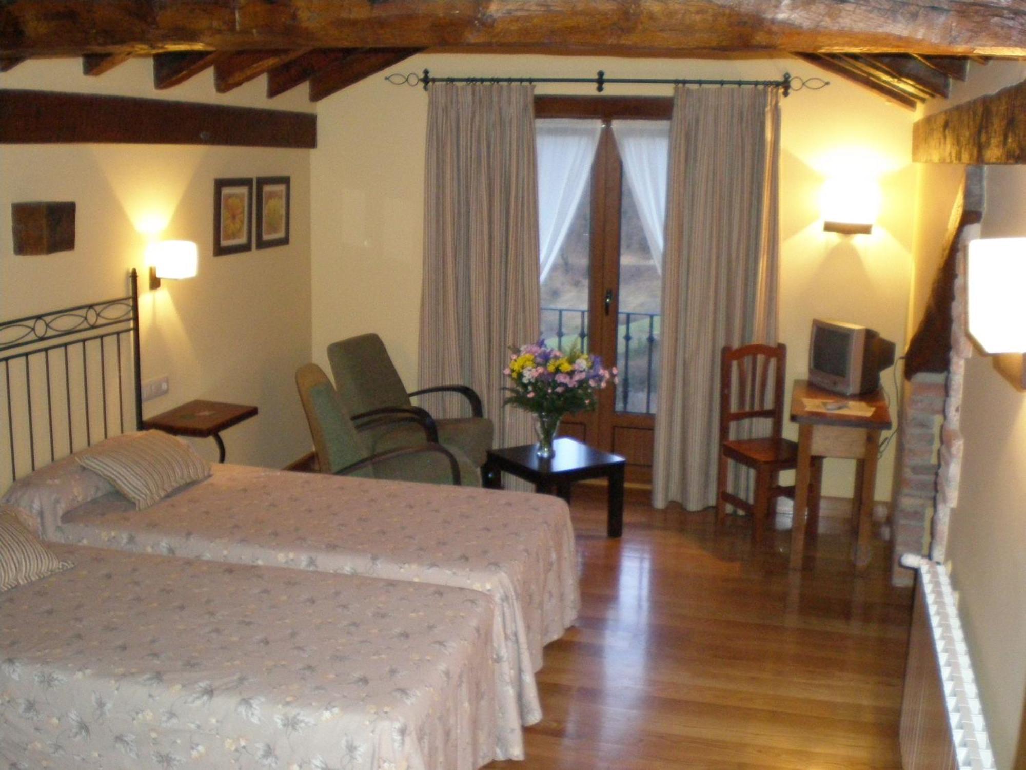 La Posada De Cucayo Dobres Bagian luar foto