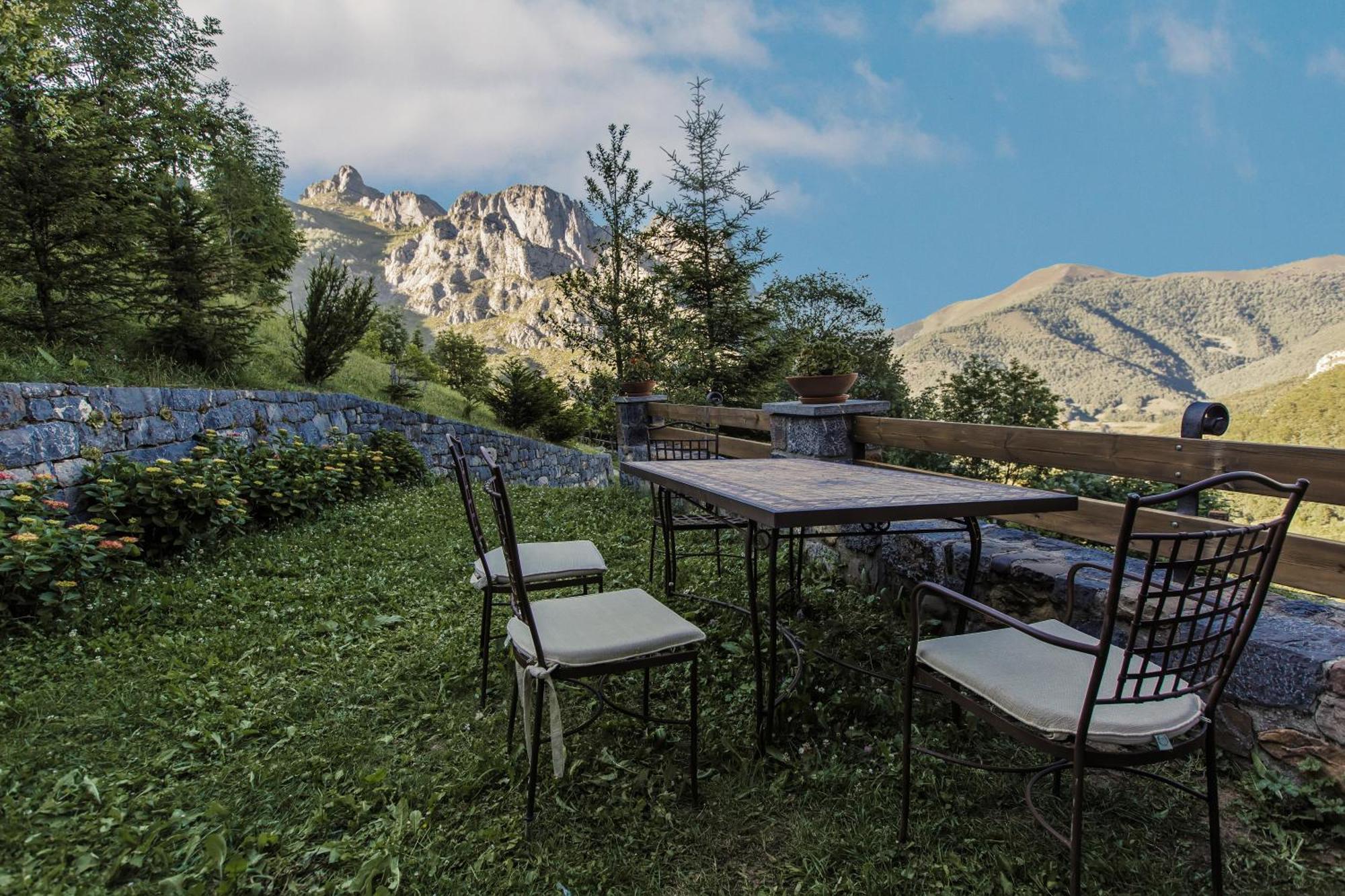 La Posada De Cucayo Dobres Bagian luar foto