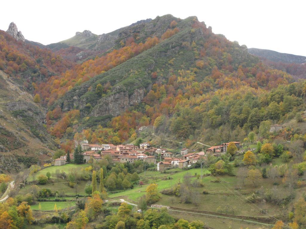La Posada De Cucayo Dobres Bagian luar foto
