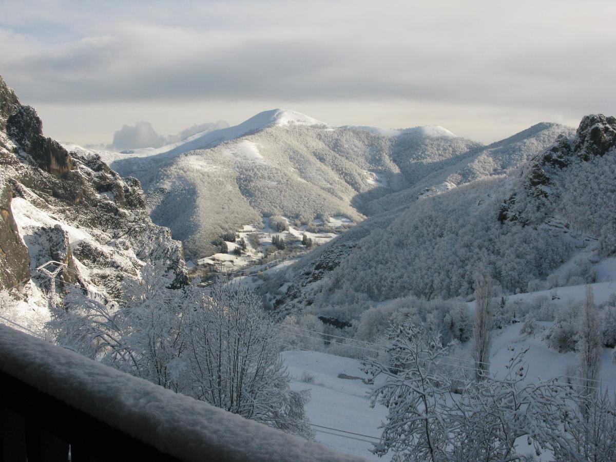 La Posada De Cucayo Dobres Bagian luar foto