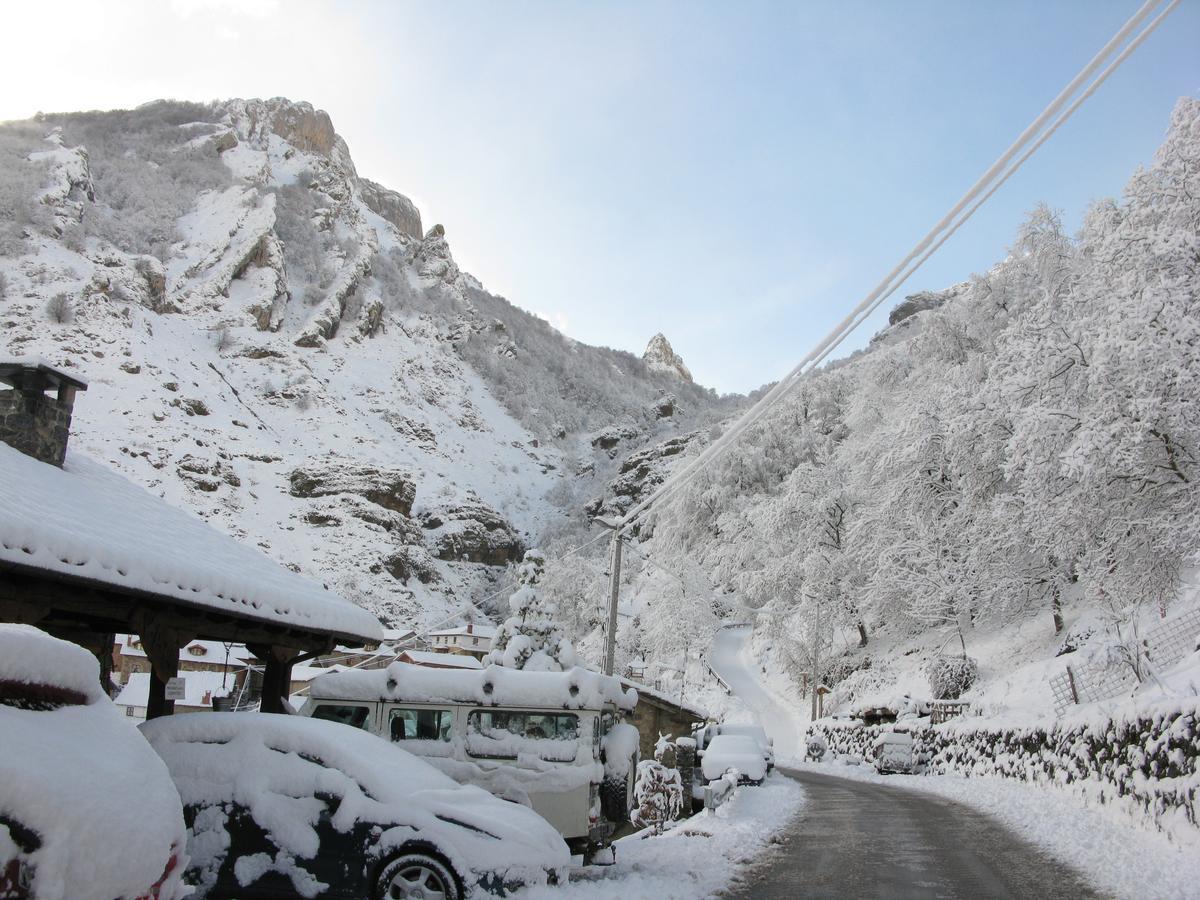 La Posada De Cucayo Dobres Bagian luar foto